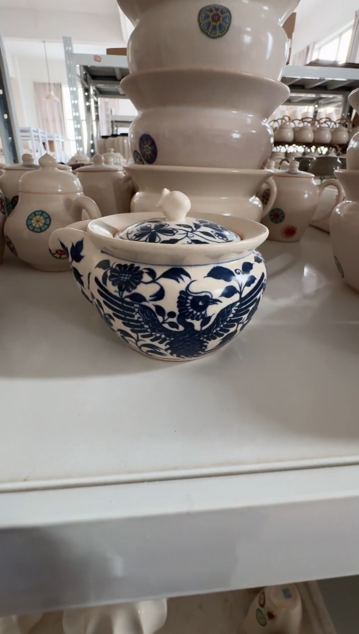 霖松堂元青花凤穿花卉宝瓶···