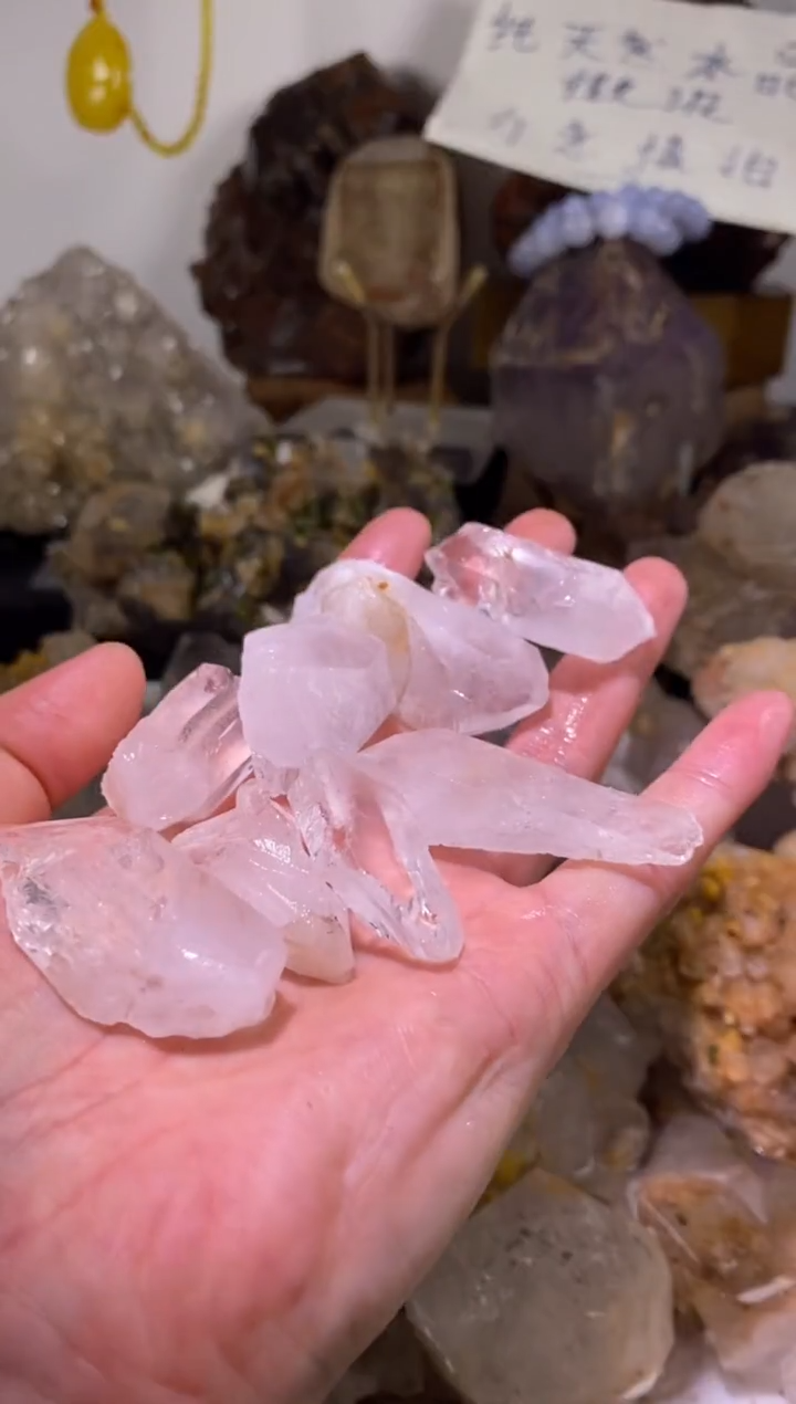 未镶嵌珠宝半成品水晶2号8颗金口河高透水晶原石