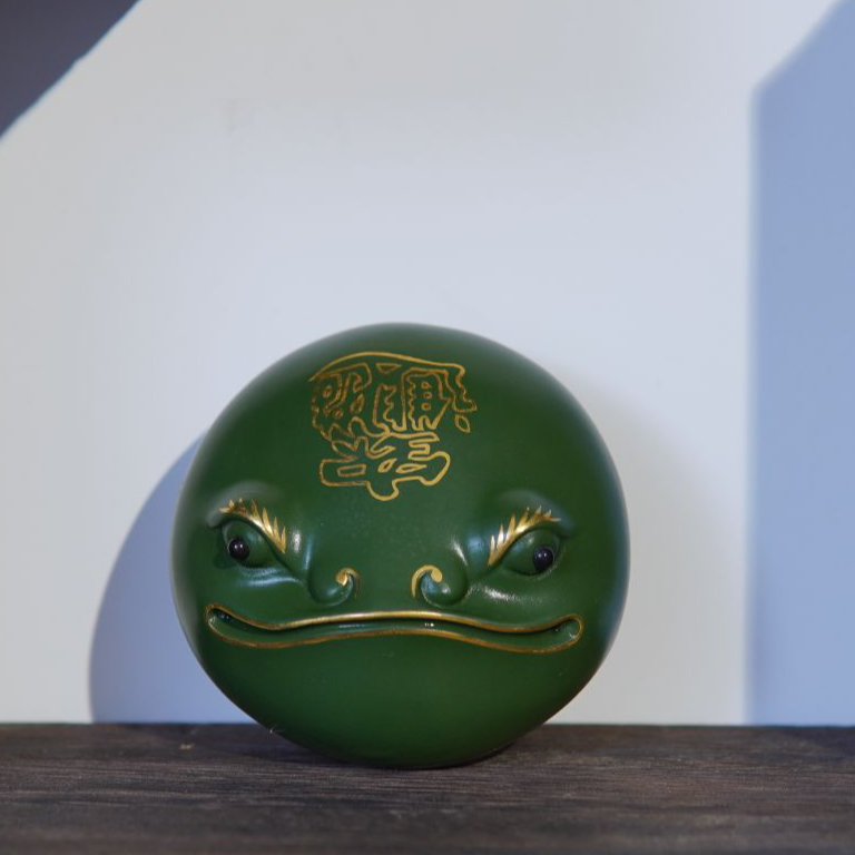 《林栖阁》宜兴绿泥描金陶瓷紫砂茶宠高级真感茶宠可爱绿色茶玩茶具