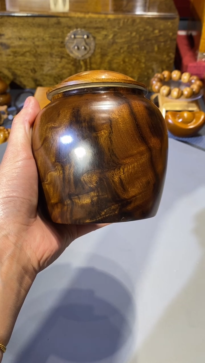 金丝楠c**e阴沉木 茶叶罐