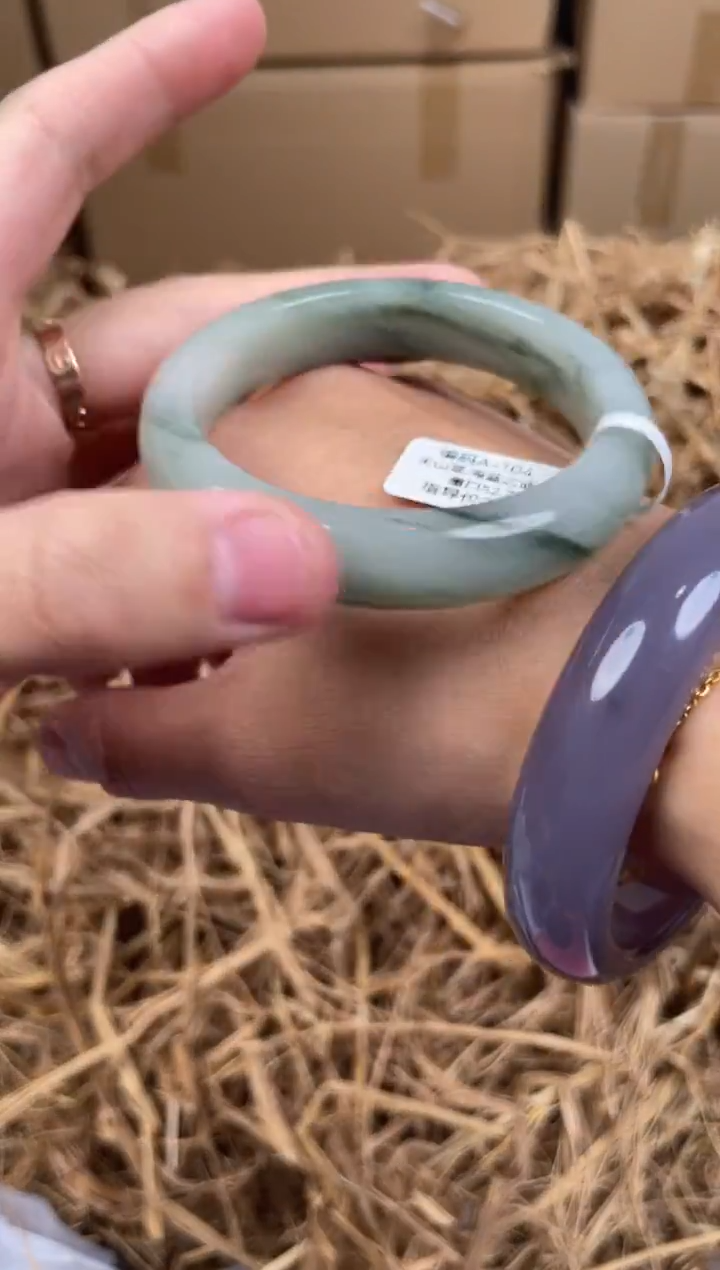 未镶嵌手镯石英质玉A-104