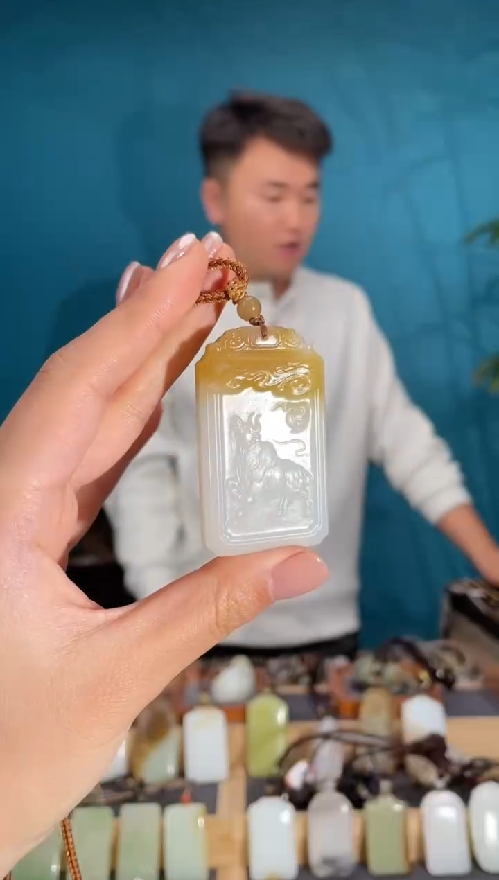 颈饰未镶嵌和田玉1