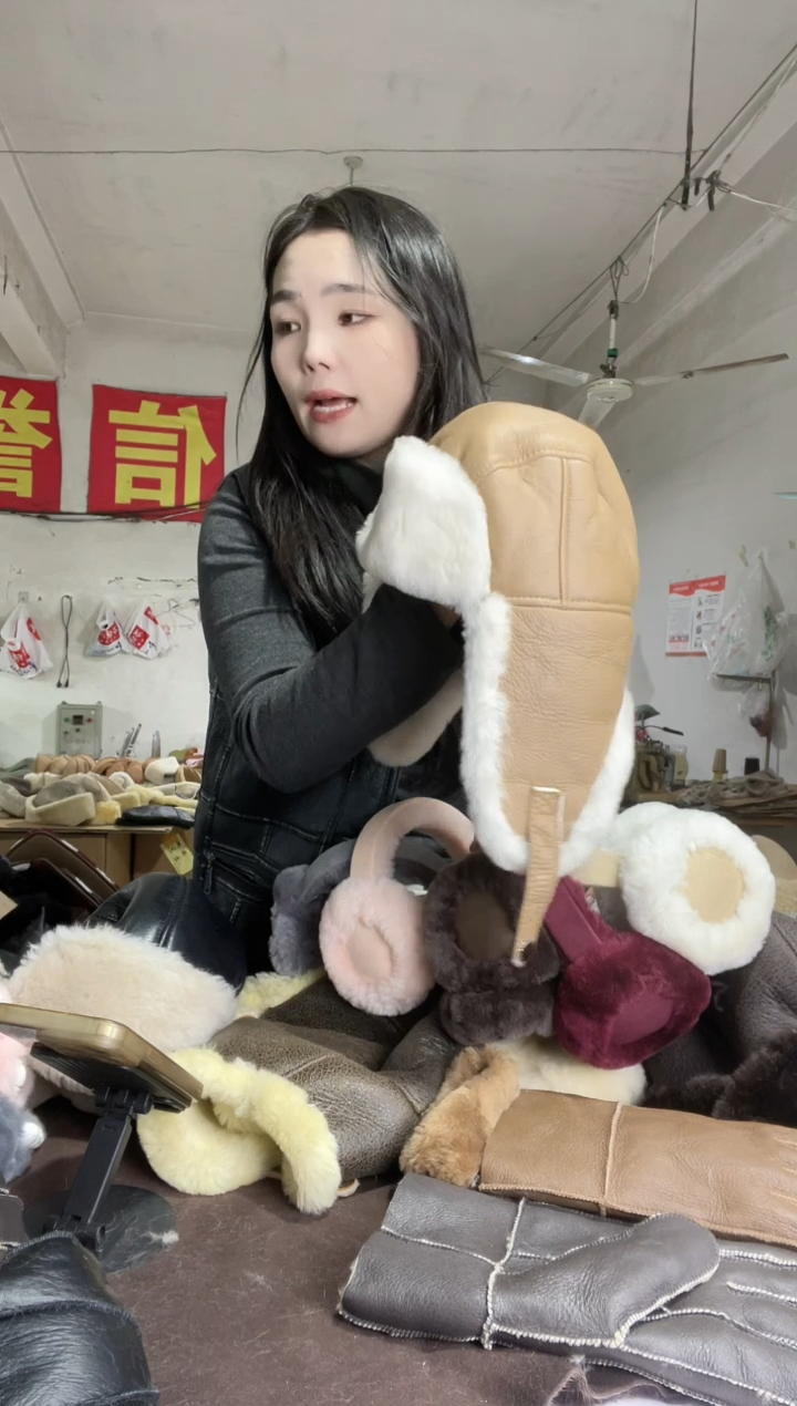 绵羊毛雷锋帽    栗色    278