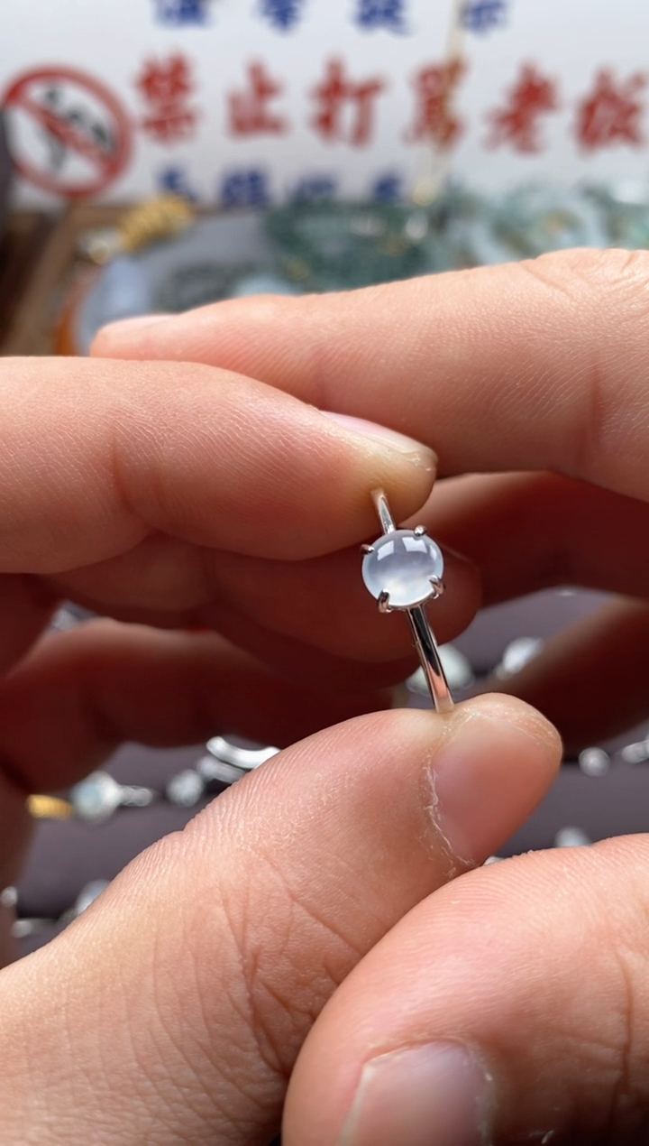 【闪购商品】翡翠颈饰未镶嵌哥哥