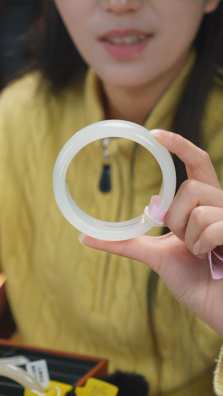 【闪购商品】和田玉手镯未镶嵌104号天然和田玉手镯拍一发一60