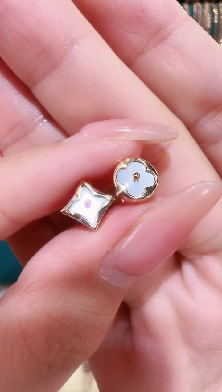 【闪购商品】贝壳（贝母）耳钉18K金镶嵌耳钉