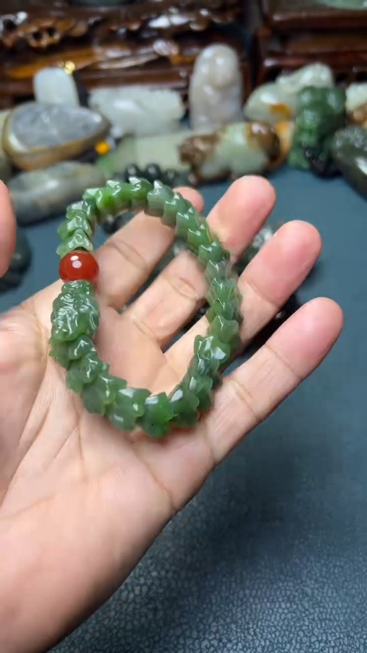 未镶嵌和田玉把件-