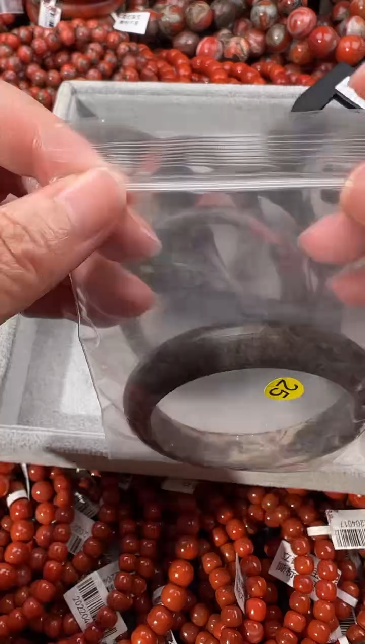 南红玛瑙手串未镶嵌1