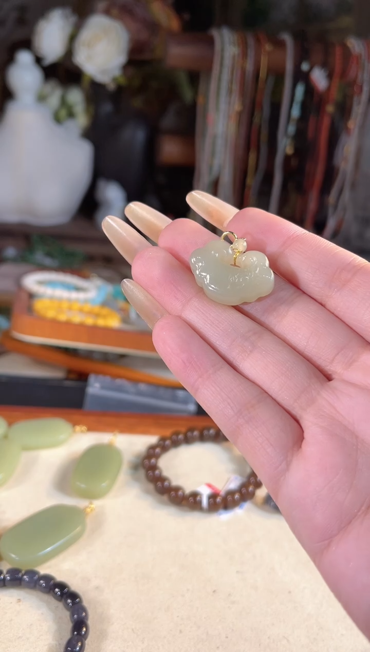【闪购商品】和田玉吊坠(不含链)银S925镶嵌多样性发货其一