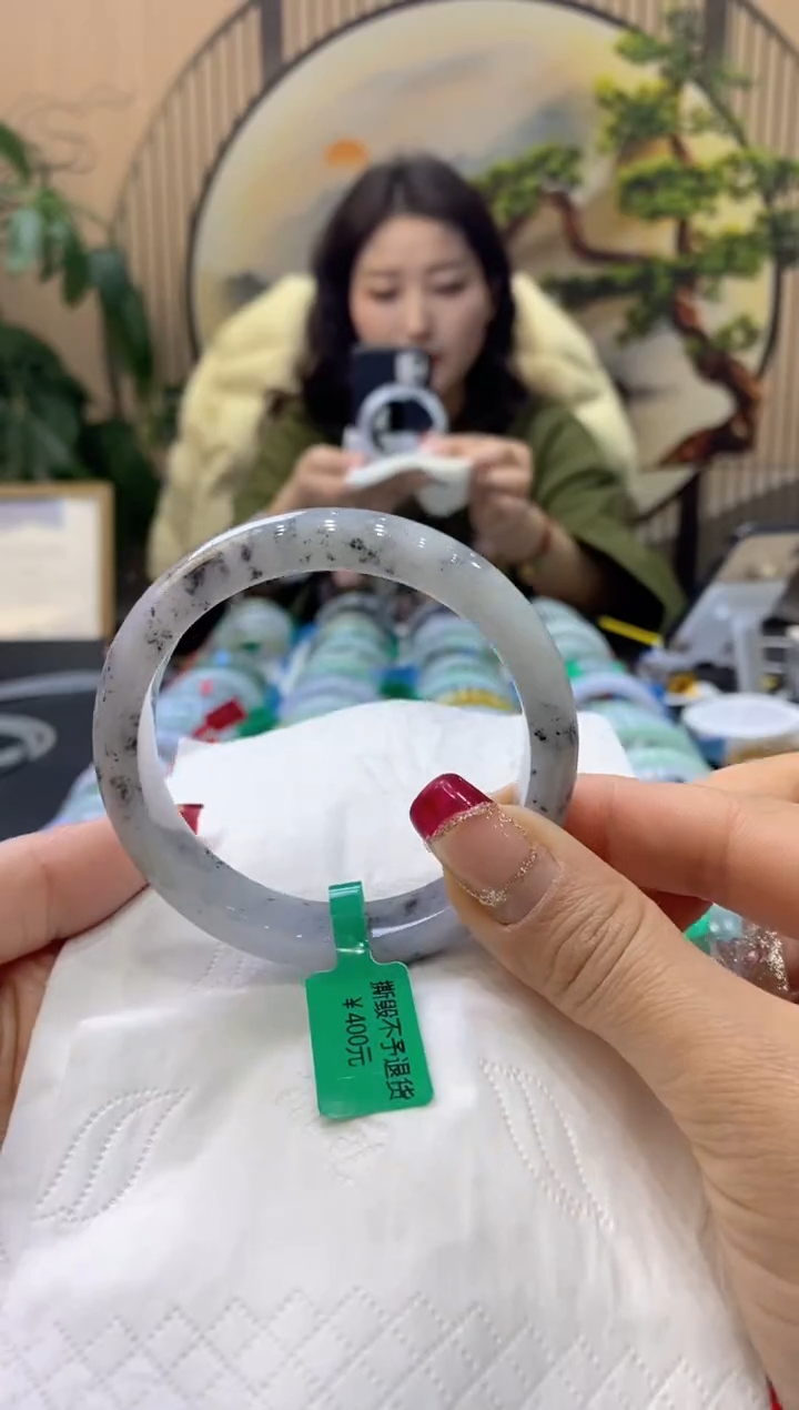 【闪购商品】翡翠手镯未镶嵌99905522