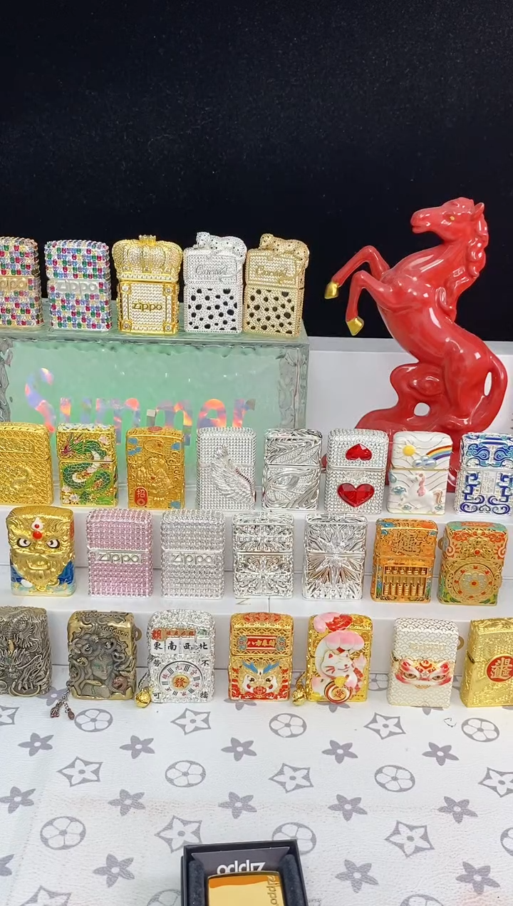 Zippo寒武纪+黄铜烟灰缸+火石