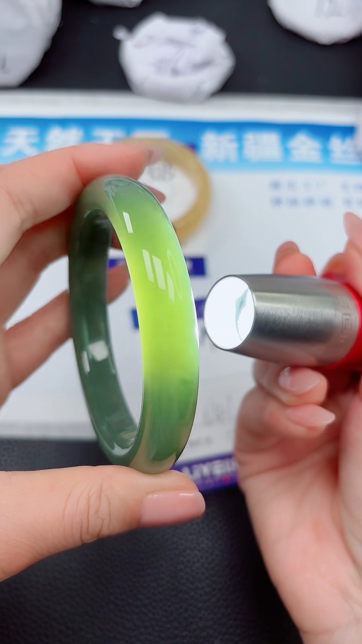 【闪购商品】和田玉手镯未镶嵌574