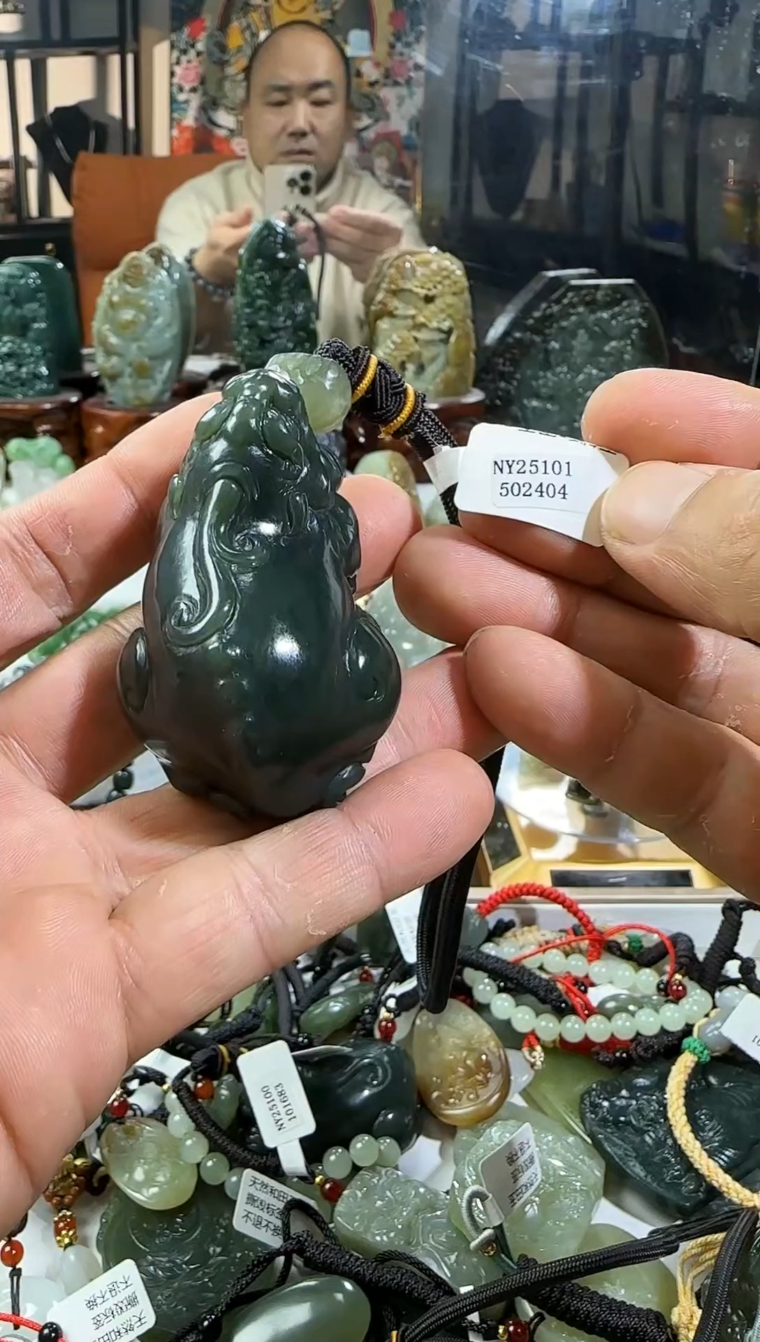 颈饰未镶嵌和田玉貔貅多样性发其一