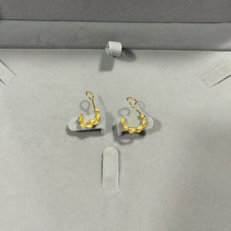 A694曼莹云上精工耳环