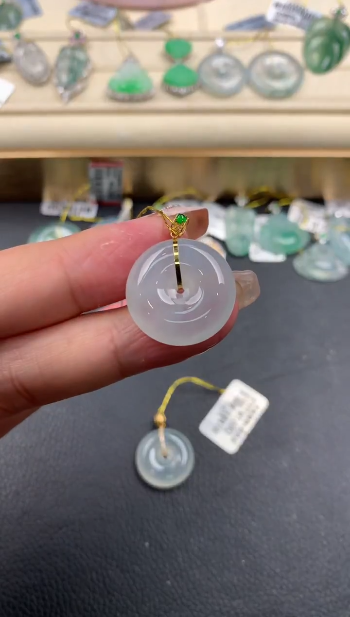 【闪购商品】翡翠颈饰18K金镶嵌D956       