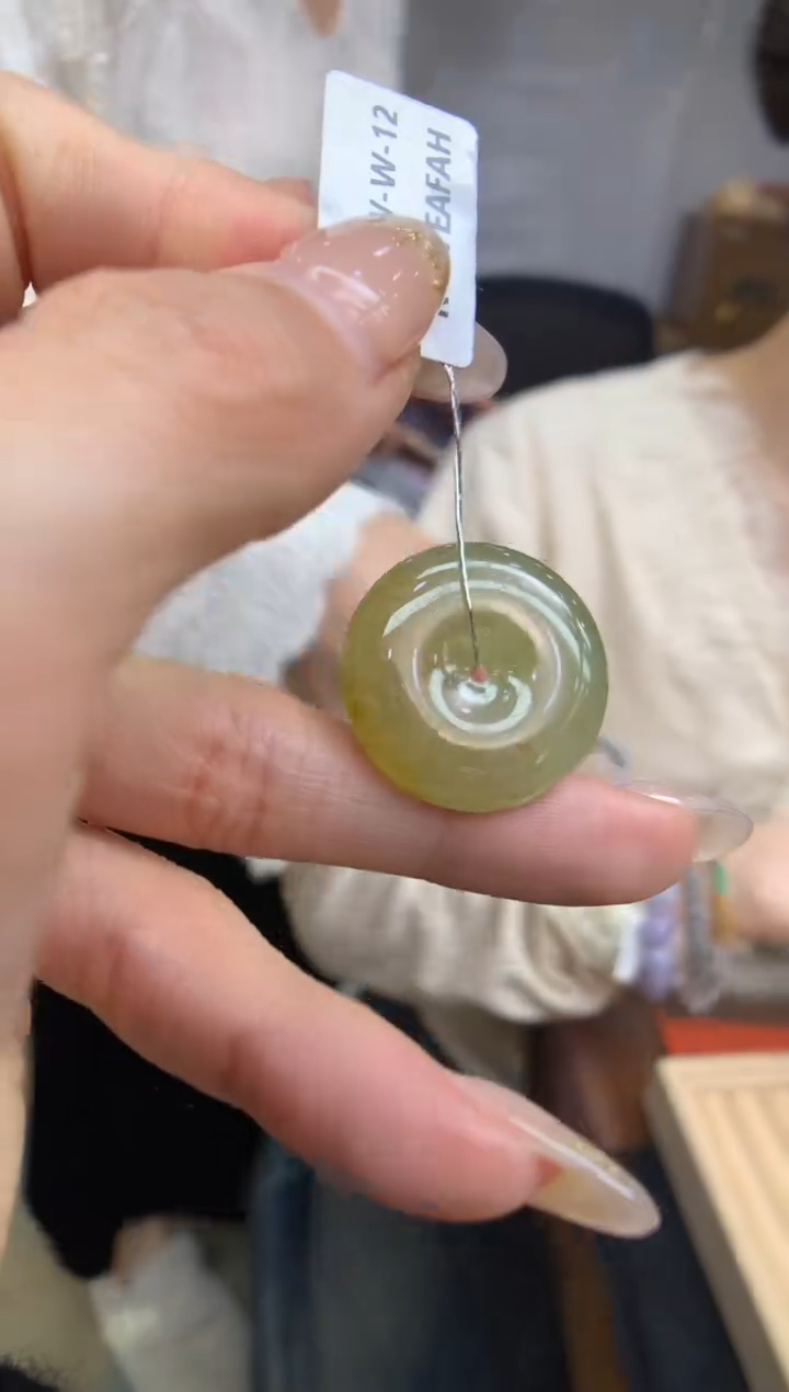 【闪购商品】翡翠颈饰未镶嵌平安扣