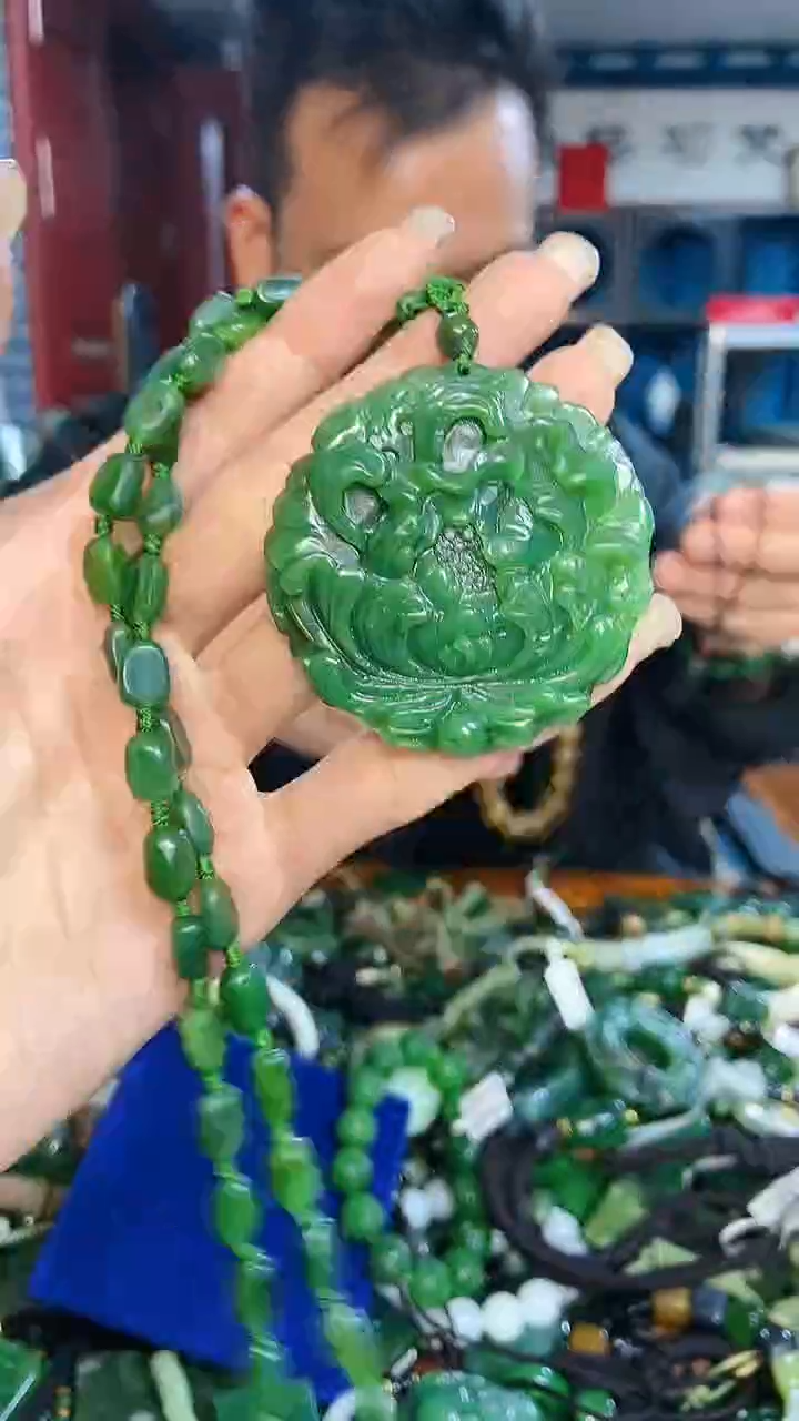 未镶嵌和田玉挂件1