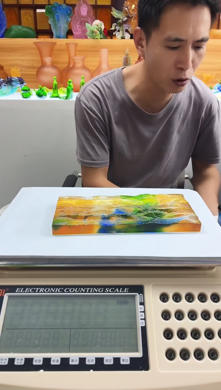 手工艺品琉璃彩色山形纸镇19*9.5公分