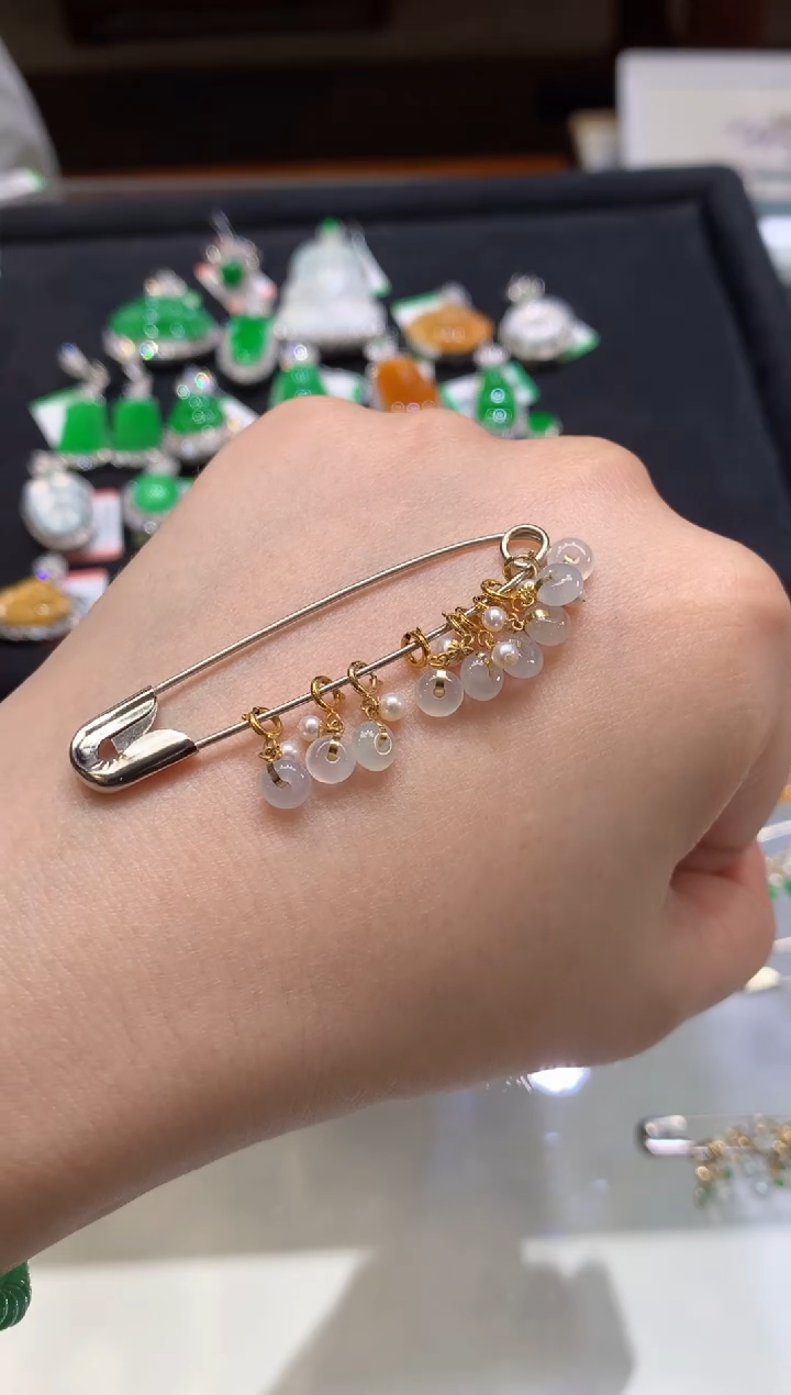 翡翠18K金镶嵌吊坠(不含链)A11|多样性发其一