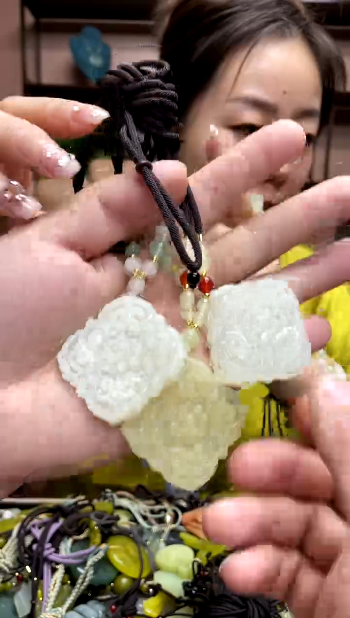 【闪购商品】岫玉吊坠未镶嵌多样性发货其中一件