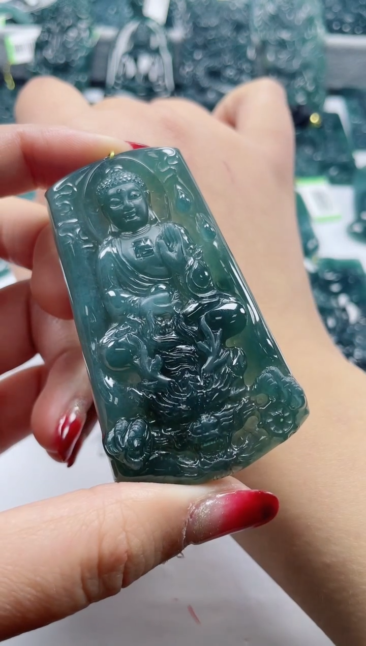 【闪购商品】翡翠颈饰未镶嵌          