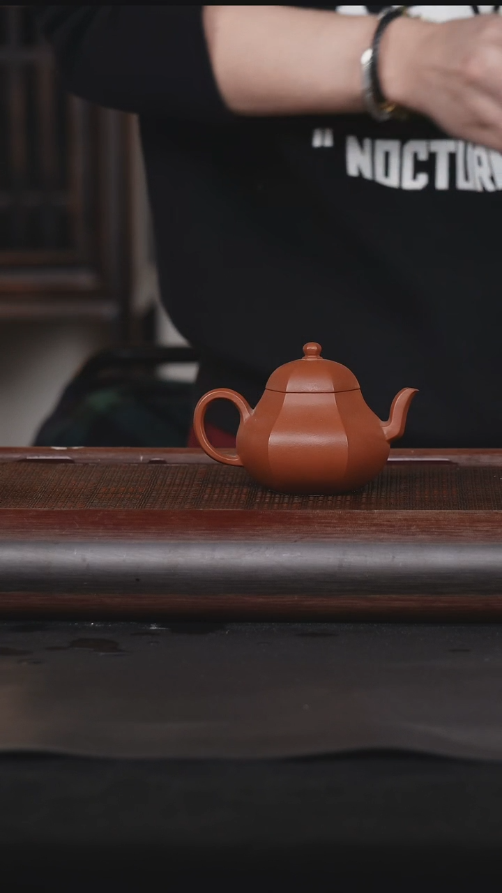 【闪购商品】紫砂茶壶20朱泥六方梨式