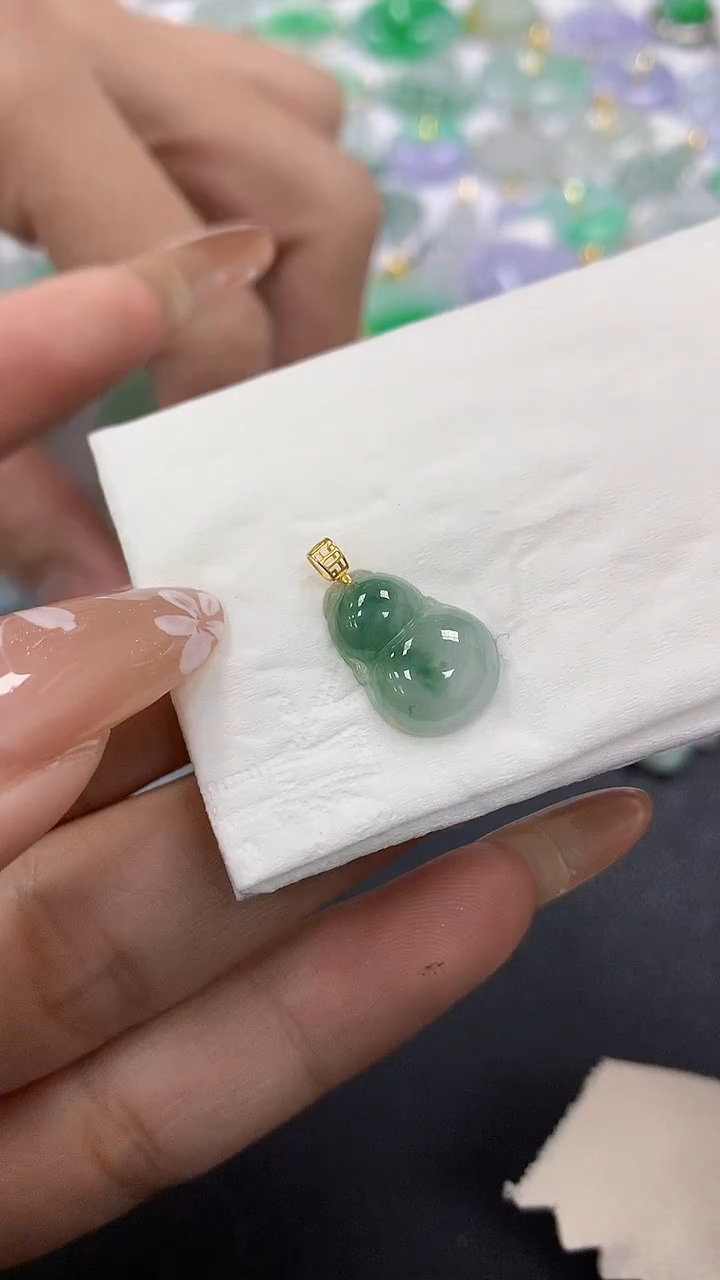 颈饰18K金镶嵌翡翠a货假一赔三支持复检百元上9元证书费自理