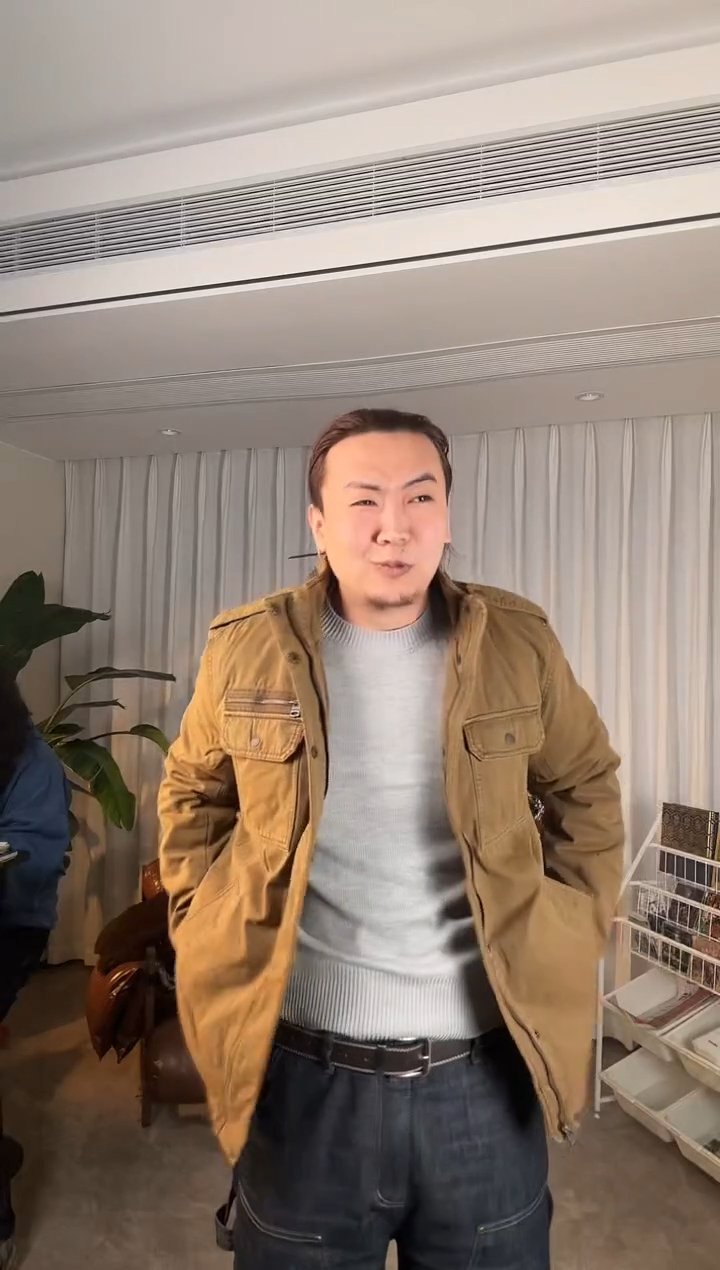 疯狂大勾吧之棕色外套丝丝丝