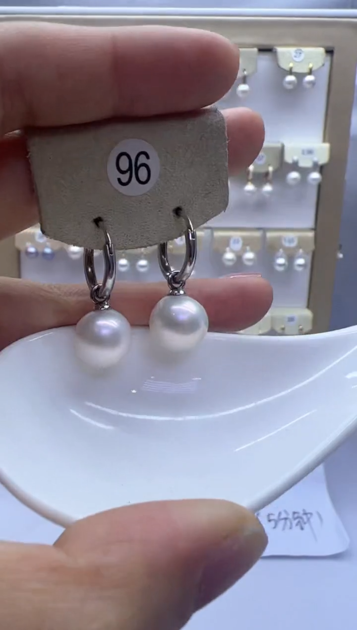 【闪购商品】淡水珍珠耳饰银S925镶嵌96