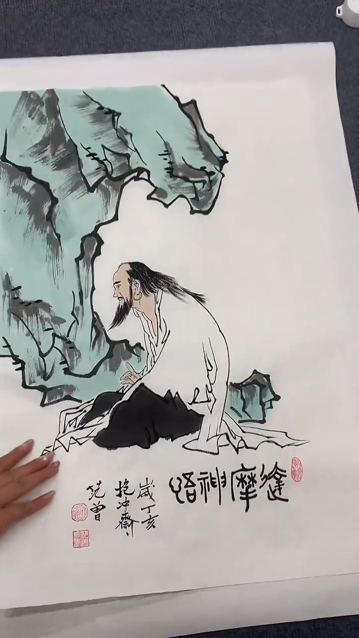 竖款精品开三人物