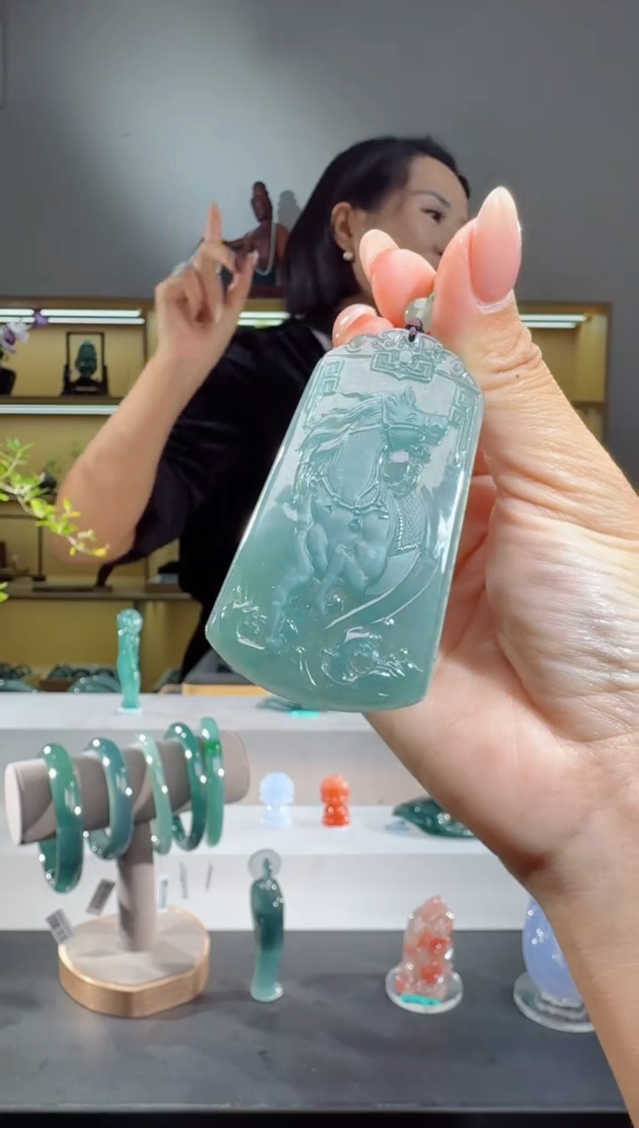 吊坠(不含链)未镶嵌翡翠马牌