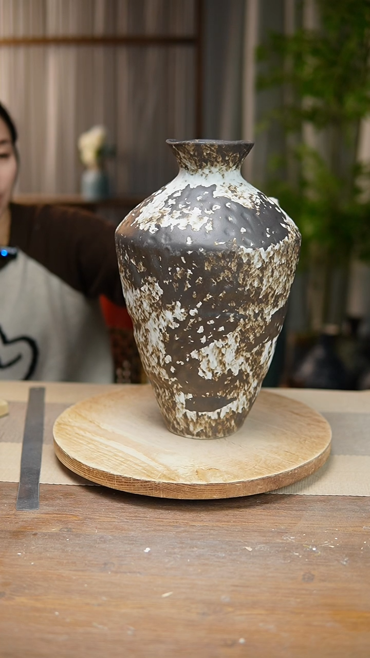 【闪购商品】陶瓷花器诧寂黑高脚