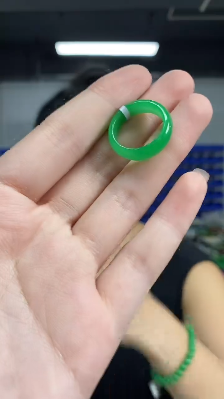 未镶嵌戒指翡翠多样性发其一颜色微差