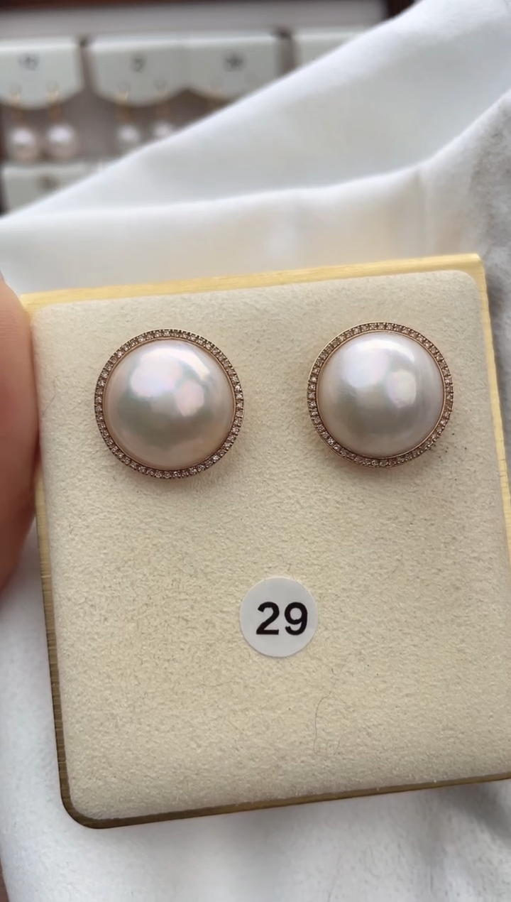 【闪购商品】拼合珍珠（马贝珠）耳钉18K金镶嵌1