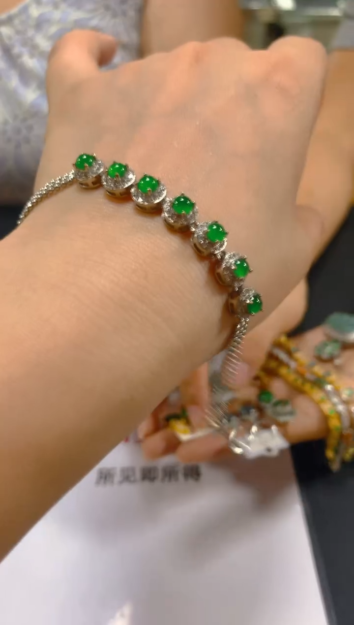 未镶嵌手链翡翠多样性发一