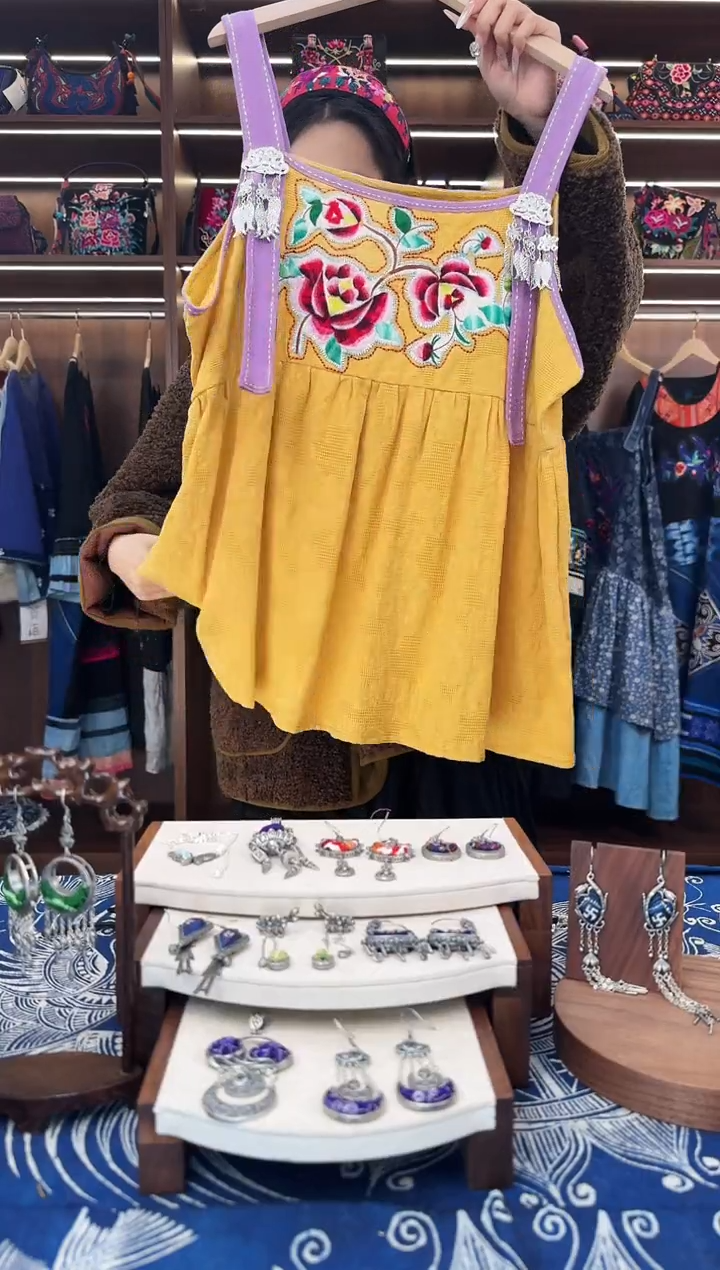 织绣L61黔东南苗族刺绣