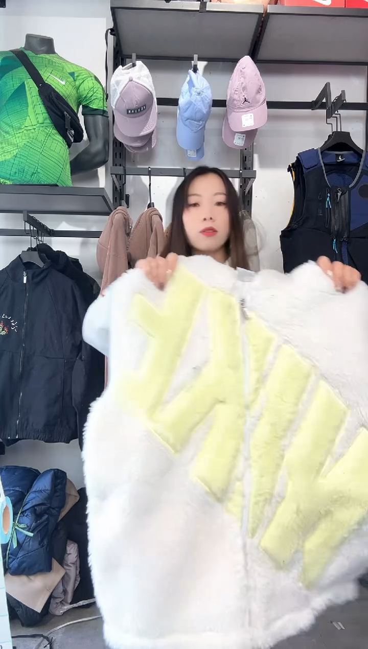 1488编码 瑕疵款直播间过款为准 尺码120-140