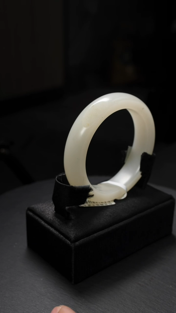 未镶嵌手镯和田玉白玉晴水皮挂洒金皮手镯53.5圈