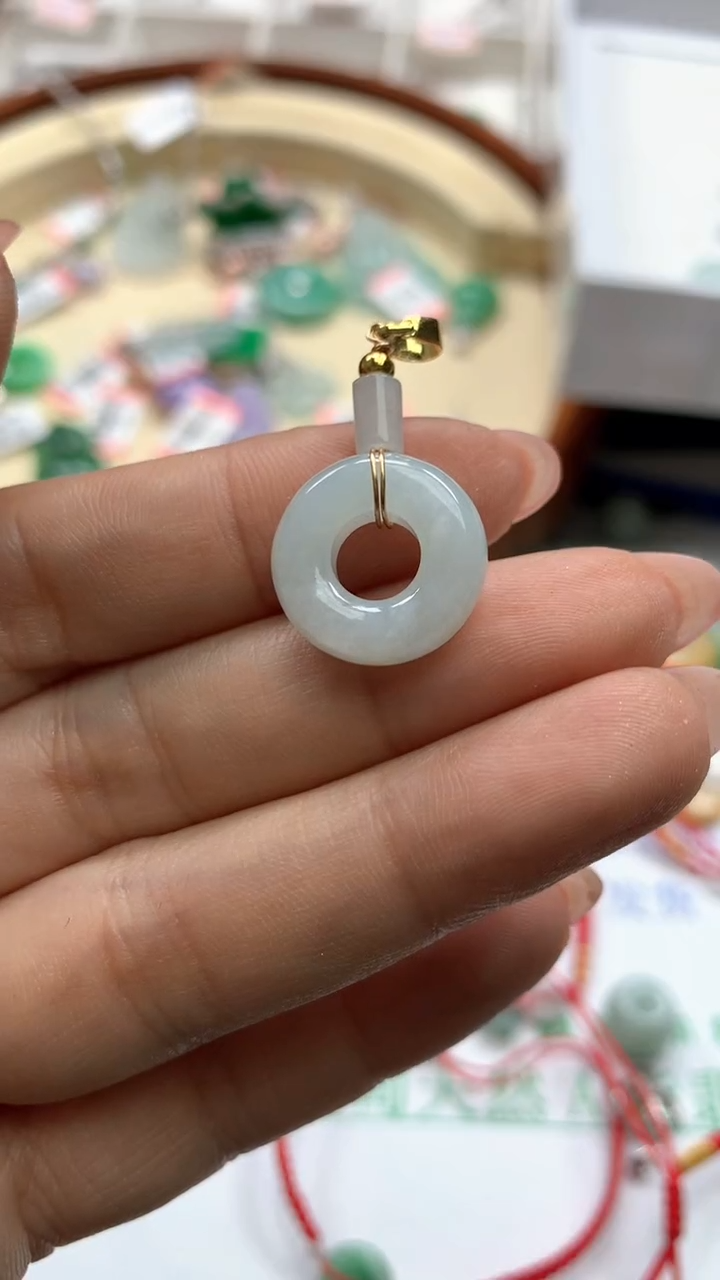 【闪购商品】翡翠颈饰未镶嵌甜甜圈