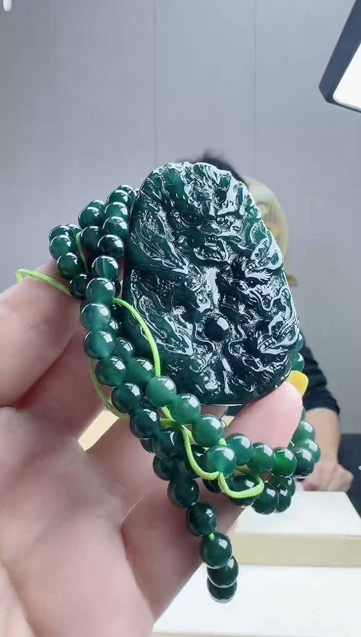 颈饰未镶嵌翡翠天然A货翡翠  多样性随机发其一