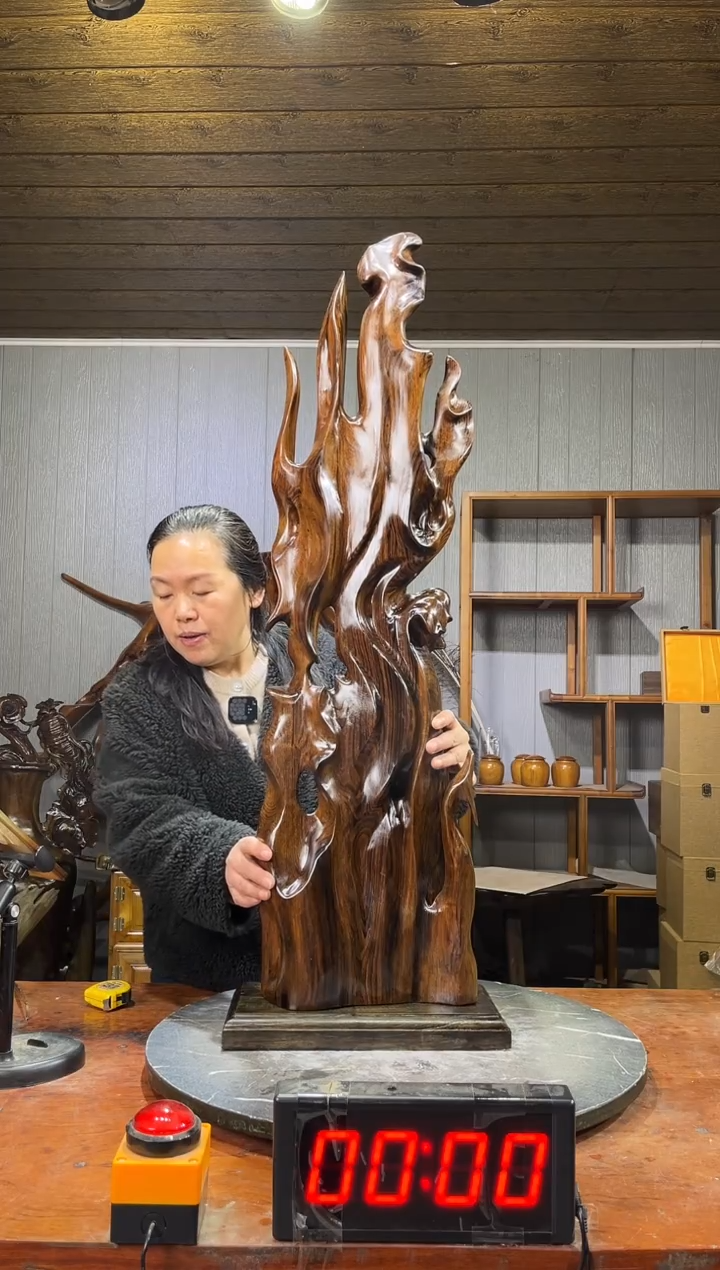 金丝楠先****2阴沉木随型摆件