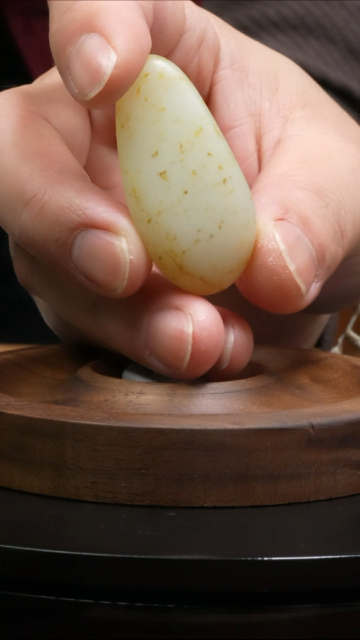 【闪购商品】和田玉吊坠(不含链)未镶嵌29g和田玉原石