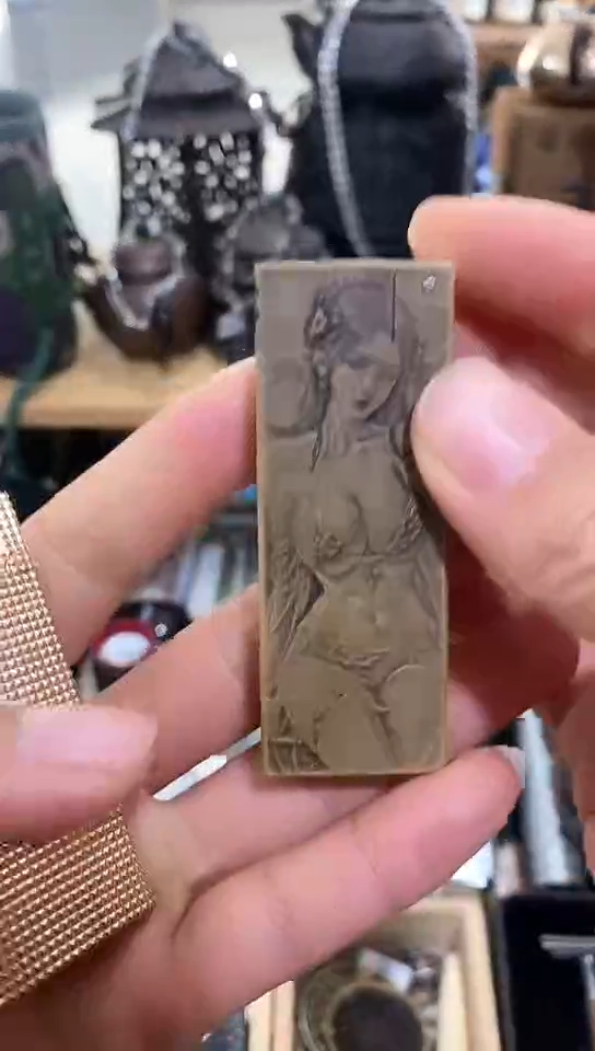 瓷片闪购商品  如图所示