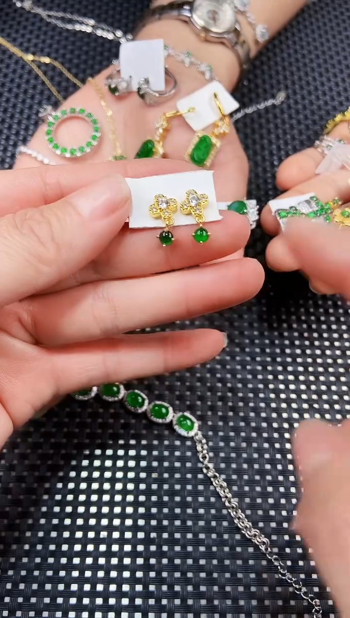 【闪购商品】翡翠耳饰未镶嵌11111111