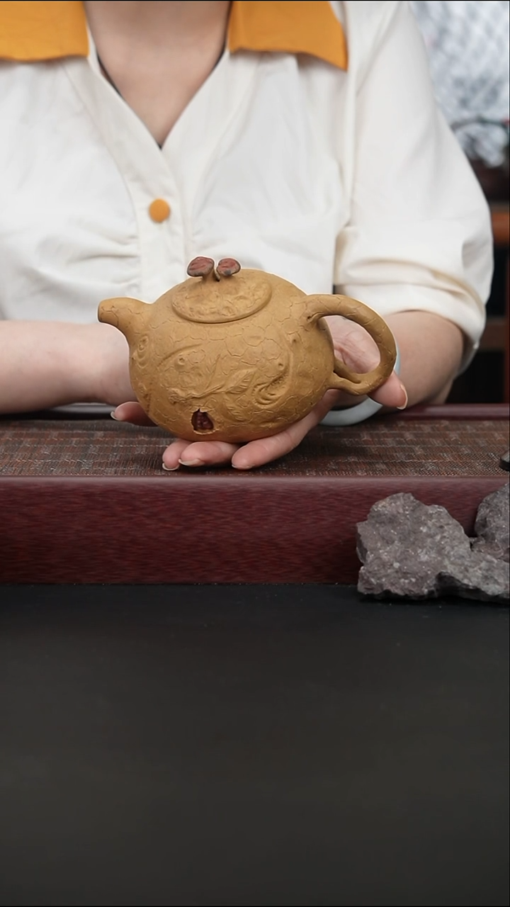 茶壶紫砂黄金段  供春