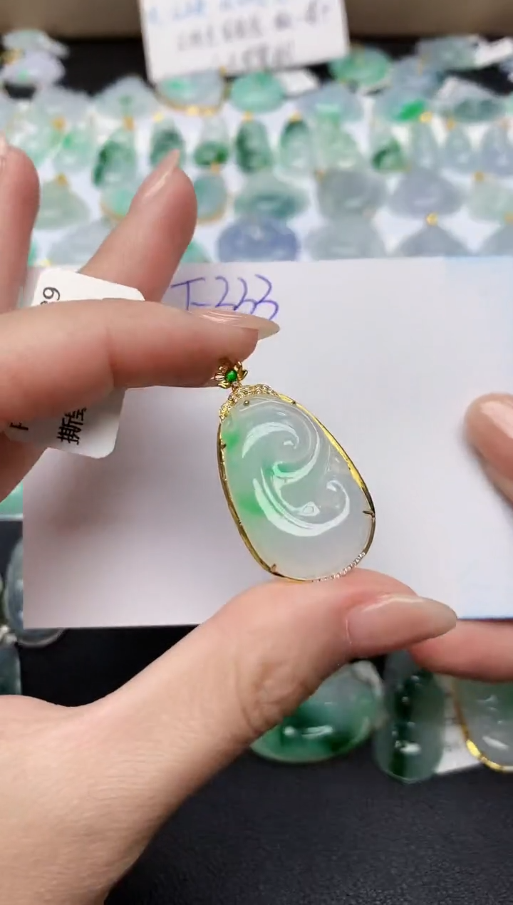 颈饰18K金镶嵌翡翠天然缅甸A货翡翠百元以上9元证书费自理