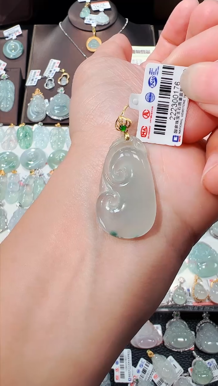 【闪购商品】翡翠吊坠(不含链)18K金镶嵌如意吊坠176