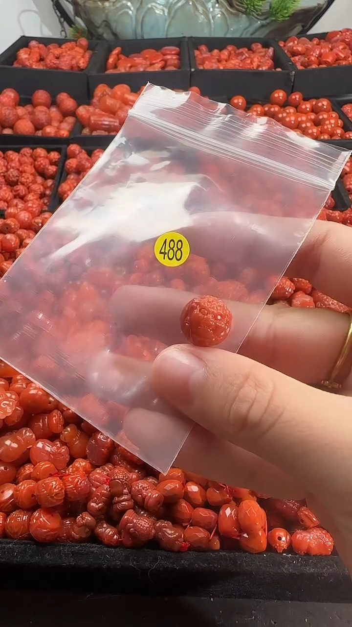 颈饰未镶嵌南红玛瑙1