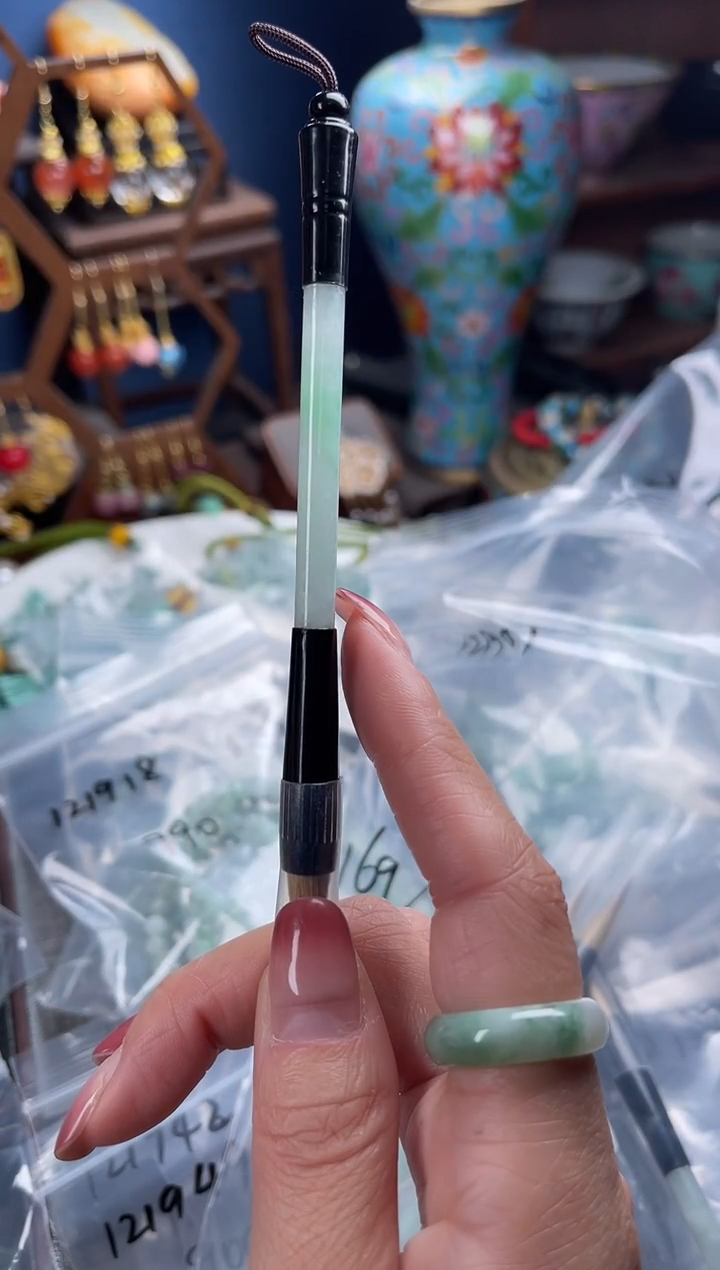 未镶嵌挂件翡翠有*，121901