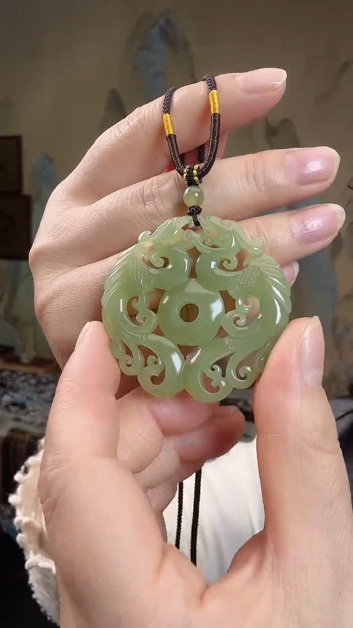 颈饰未镶嵌和田玉.